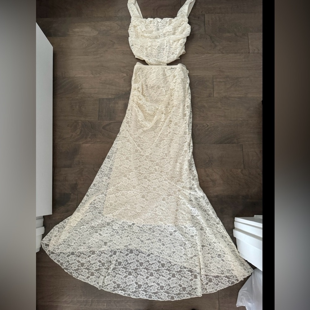 Off white Lace 2 piece skirt and crop set